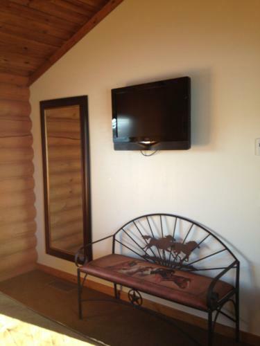 Lodge Flying Saddle Resort And Steak House
