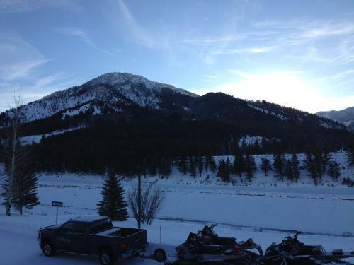 Lodge Flying Saddle Resort And Steak House