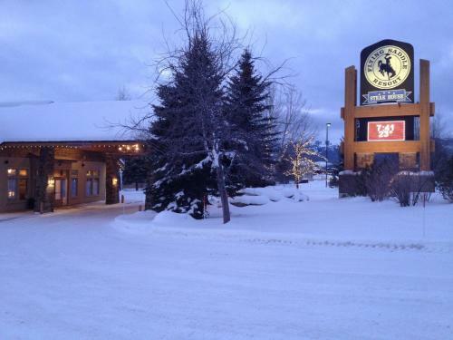 Lodge Flying Saddle Resort And Steak House