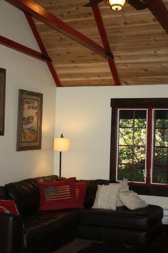 Hideaway Above The Stream