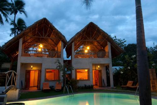 Lang Ca Voi (The Whales Village)