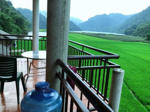 Bed & Breakfast Tr?n Th?c Homestay-ba B?