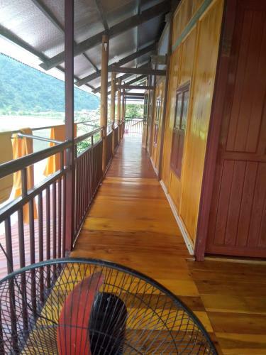 Bed & Breakfast Tr?n Th?c Homestay-ba B?