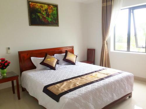Phu Tien Hotel