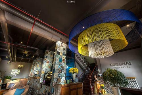 Geminai Hotel & Caf�