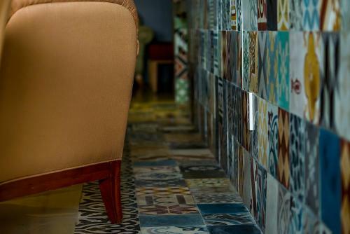 Geminai Hotel & Caf�