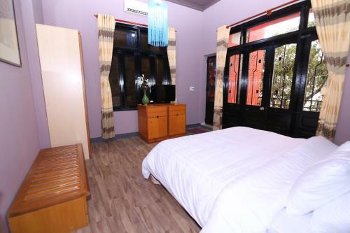 Geminai Hotel & Caf�