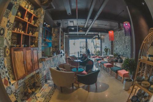 Geminai Hotel & Caf�