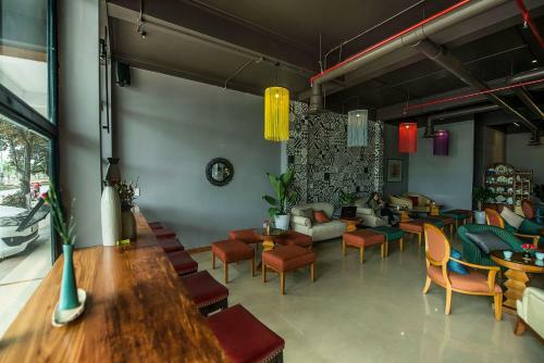 Geminai Hotel & Caf�