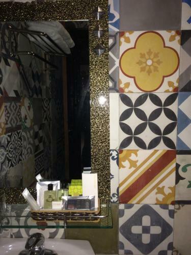Geminai Hotel & Caf�