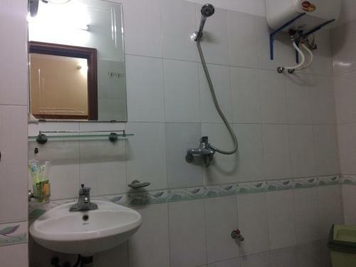 Que Huong Hotel - Cua Lo