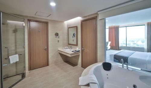 Muong Thanh Luxury Ca Mau Hotel