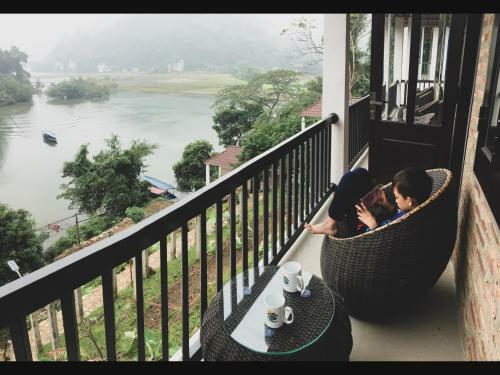 Hotel Ba Be Lakeside Bungalow