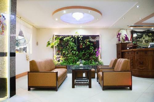 Long Chau Hotel