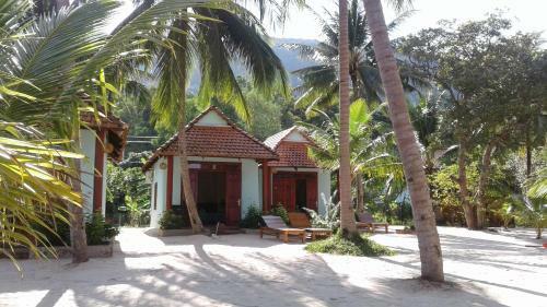 Hotel Kiki Coconut Beach Resort