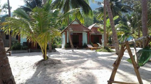 Hotel Kiki Coconut Beach Resort