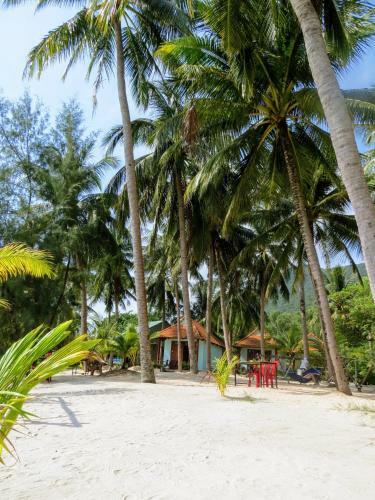 Hotel Kiki Coconut Beach Resort