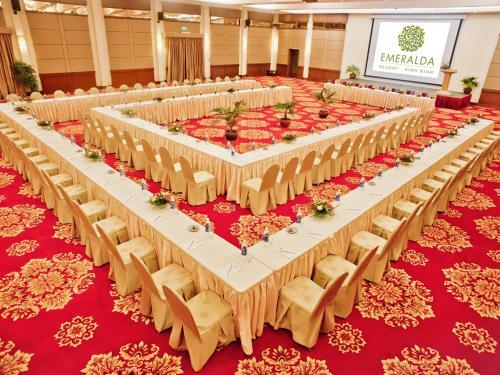 Hotel Emeralda Resort Ninh Binh