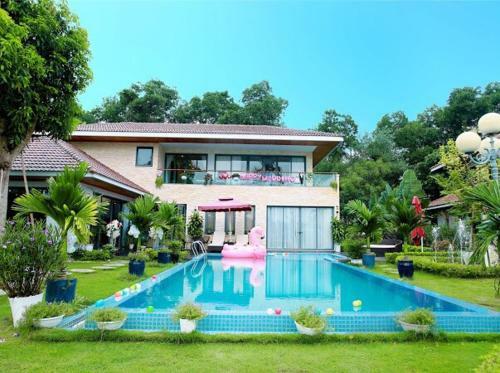 Flamingo Happy Villa Owner