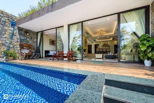 Flamingo Happy Villa Owner