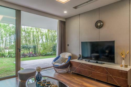 Hotel Flamingo Dai Lai - Forest In The Sky