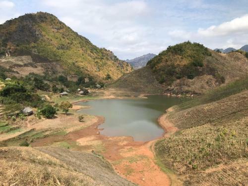 The November - Moc Chau