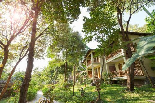Hotel Ancarine Beach Resort