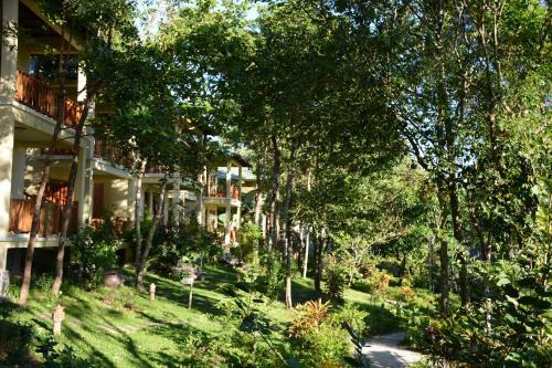 Hotel Ancarine Beach Resort