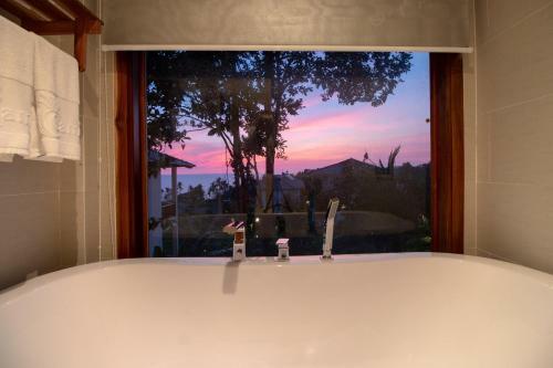 Hotel Camia Resort & Spa