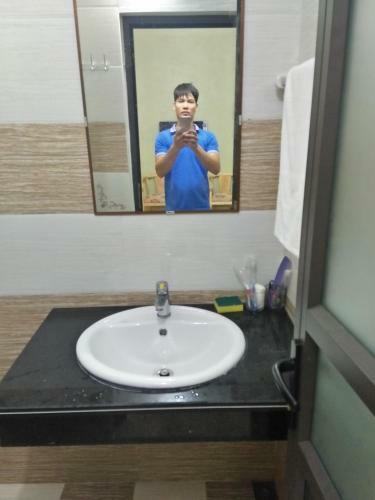 Hostal Quan Lan Nam Phong Hotel
