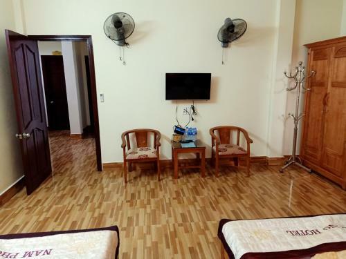 Hostal Quan Lan Nam Phong Hotel