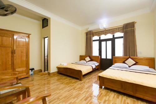Hostal Quan Lan Nam Phong Hotel