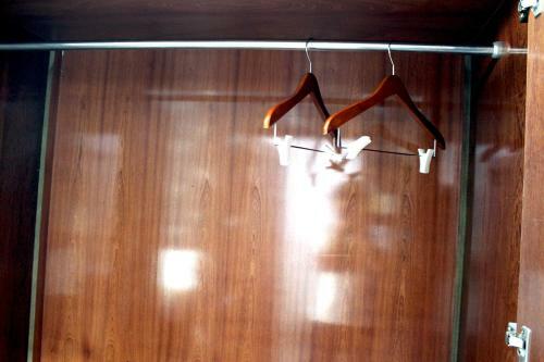 Hotel Kh�ch S?n �nh Quang