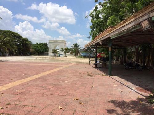 Hotel Kh�ch S?n �nh Quang