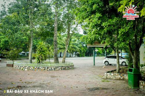 Hotel Kh�ch S?n �nh Quang