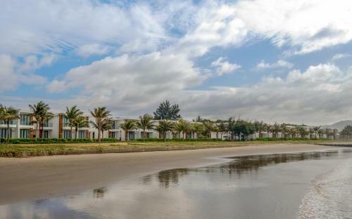Hotel Saint Simeon Resort & Spa Long Hai