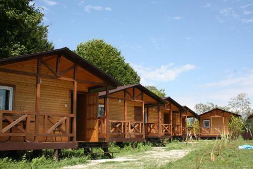 Camping "houses By The River"