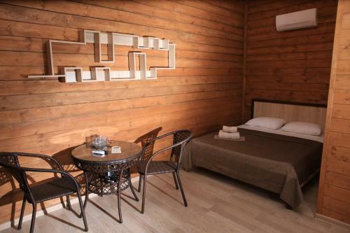 Hostal Alamys