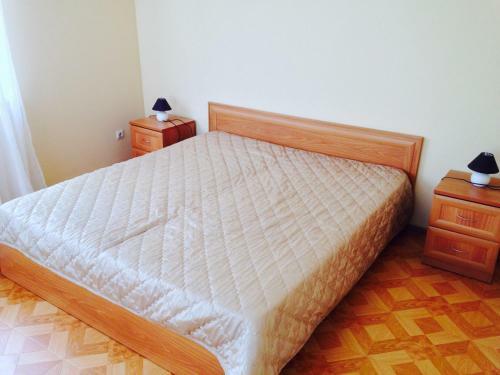 Hostal Rozalin Guest House