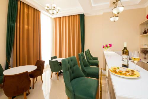 Zolotoy Yakor Hotel