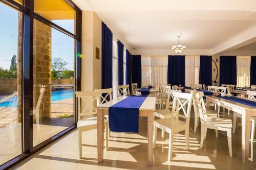 Zolotoy Yakor Hotel