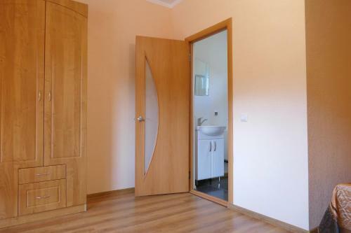 Hostal Anzor Guest House