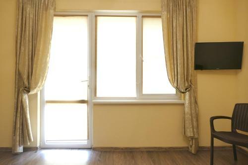 Hostal Anzor Guest House