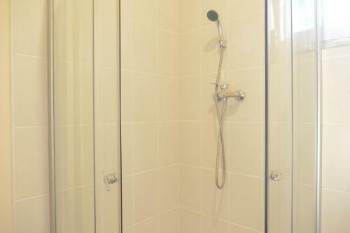 Hostal Anzor Guest House