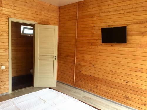 Hostal Guest House On Lakoba 4