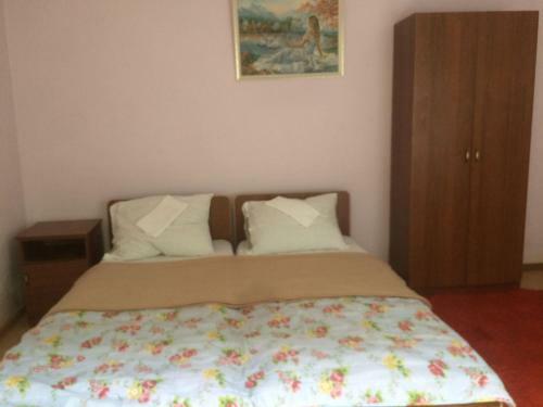 Hostal Guest House U Larisy