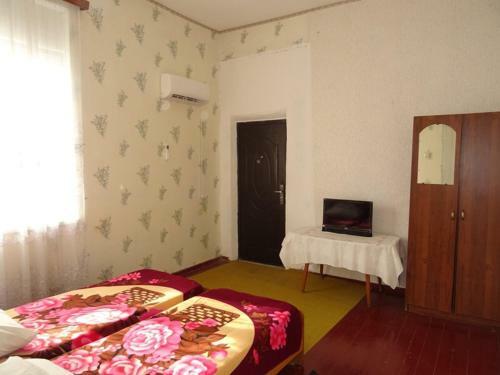 Hostal Guest House U Larisy