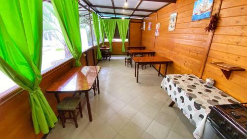Hostal Anzhelika Guest House