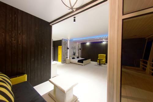 Captain Black Hotel