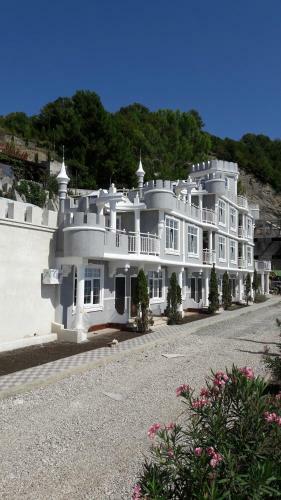 Mramorny Zamok Hotel